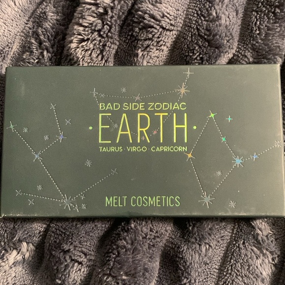 Melt Cosmetics Earth Eyeshadow Palette - Picture 7 of 8